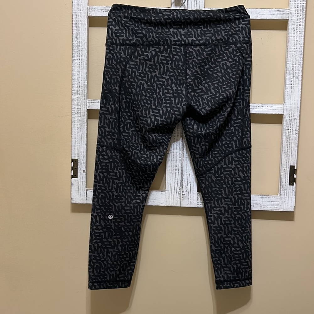 Lululemon - Picture 2 of 6